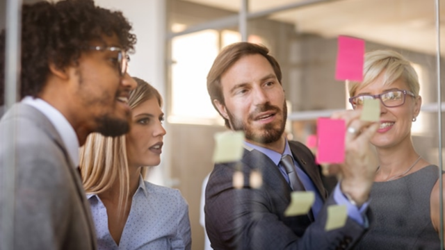 US252040: Manage Finances - Group Training (1.5 Days)